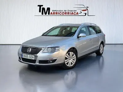 Usado VW Passat Highline 140 CV (102 kW) 2008 Gris / plata Familiar