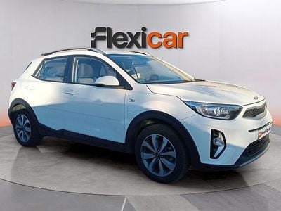 Usado Kia Stonic 84 CV (61 kW) 2023 Blanco SUV