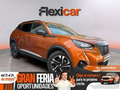 Usado Peugeot 2008 Allure 110 CV (80 kW) 2022 Naranja SUV