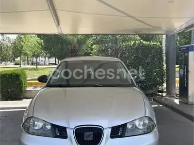 Usado Seat Cordoba Reference 85 CV (62 kW) 2008 Gris / plata Berlina
