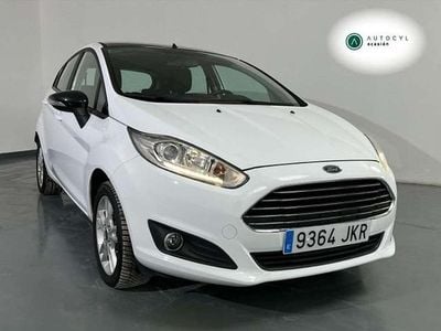 Usado Ford Fiesta Titanium 82 CV (60 kW) 2015 Blanco Berlina