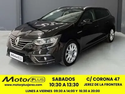 Usado Renault Mégane GrandTour Zen 140 CV (102 kW) 2018 Negro Familiar