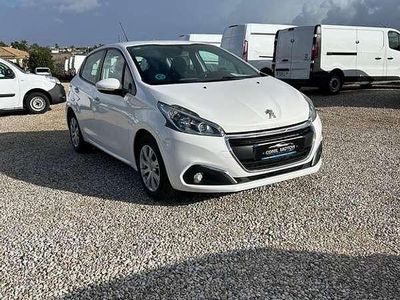 Usado Peugeot 208 Active 75 CV (55 kW) 2018 Blanco Utilitario