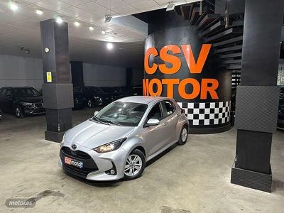 Plateado Usado 2023 Mazda 2 Center-Line Berlina | 15.850 € (Precio justo)