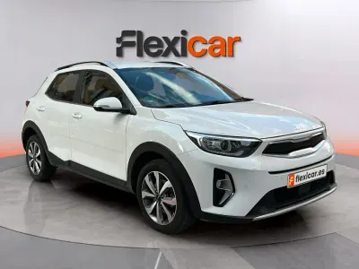 Usado Kia Stonic 84 CV (61 kW) 2022 Blanco SUV