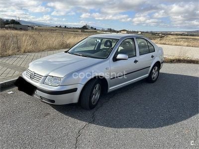 Gris / plata Usado 2000 VW Bora Conceptline Berlina | 3100 €