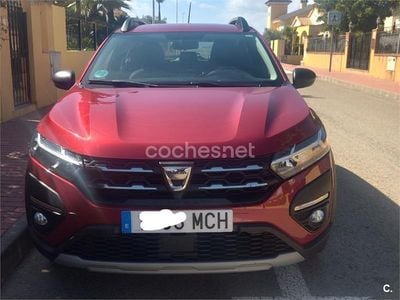 Begagnad Dacia Sandero Essentiel 91 HK (66 kW) 2022 Röd Sedan