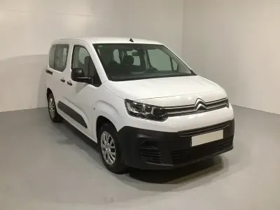 Usado Citroën Berlingo Live 102 CV (75 kW) 2022 Blanco Monovolumen