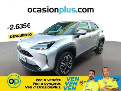 Usado Toyota Yaris Cross Style 132 CV (97 kW) 2024 Gris SUV