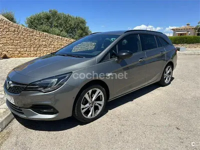 Usado Opel Astra Business Elegance 145 CV (106 kW) 2021 Verde Familiar