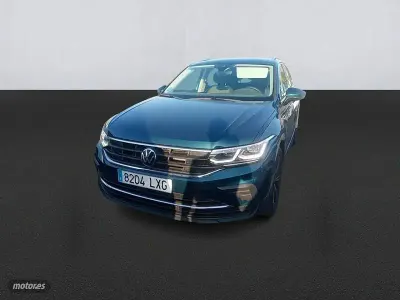 Usado VW Tiguan Life 150 CV (110 kW) 2022 Azul SUV