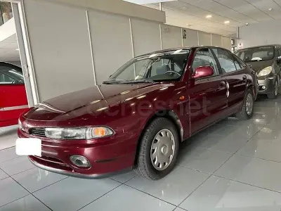 Usado Mitsubishi Galant 109 CV (80 kW) 1993 Granate Berlina