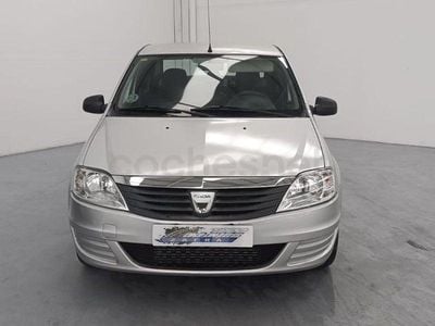 Gris / plata Usado 2010 Dacia Logan Ambiance Berlina | 3500 € (Buen precio)