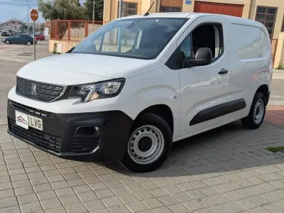 Usado Peugeot Partner Premium 100 CV (73 kW) 2021 Blanco Monovolumen