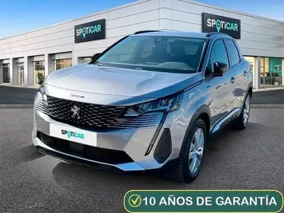 Usado Peugeot 3008 Active 130 CV (95 kW) 2021 Gris / plata SUV