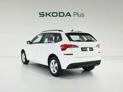 Usado Skoda Kamiq Active 110 CV (80 kW) 2022 Blanco SUV