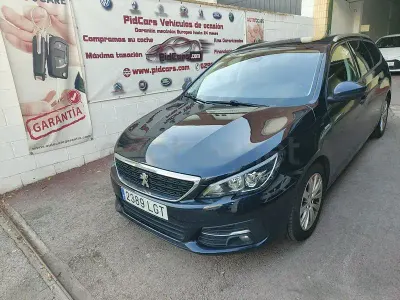 Usado Peugeot 308 Style 100 CV (73 kW) 2020 Azul Familiar