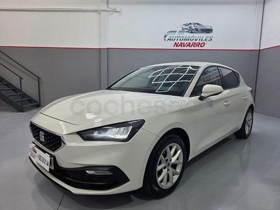 Usado Seat Leon Style 115 CV (84 kW) 2021 Blanco Berlina
