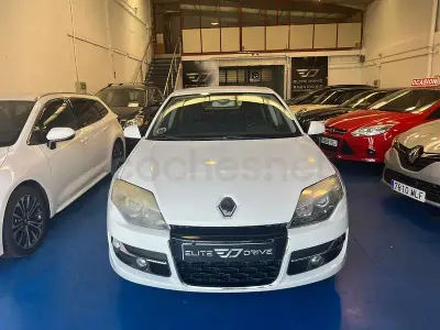 Usado Renault Laguna III Dynamique 110 CV (80 kW) 2012 Blanco Berlina
