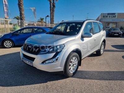 Gris / plata Usado 2019 Mahindra XUV500 SUV | 11.000 €