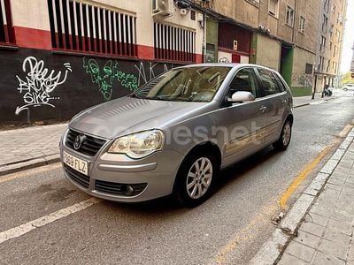 Gris / plata Usado 2007 VW Polo Advance Berlina | 4990 € (Precio justo)