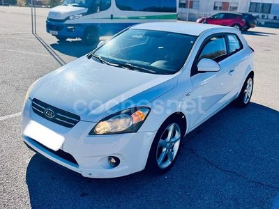 Blanco Usado 2008 Kia Ceed Utilitario | 3490 €
