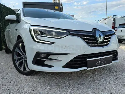 Begagnad Renault Mégane II Techno 115 HK (84 kW) 2023 Vit Sedan
