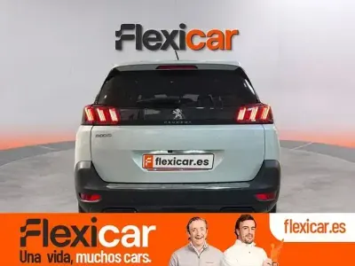 Usado Peugeot 5008 Allure 130 HP (95 kW) 2024 Branco SUV