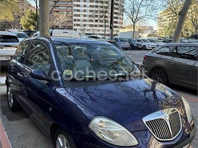 Usado Lancia Ypsilon 95 CV (69 kW) 2004 Azul Utilitario