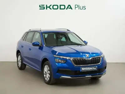 Usado Skoda Kamiq Ambition 110 CV (80 kW) 2022 Azul SUV