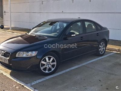 Negro Usado 2010 Volvo S40 Momentum Berlina | 4999 € (Un poco caro)