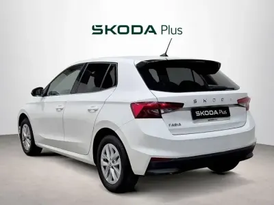 Usado Skoda Fabia Selection 95 CV (69 kW) 2024 Blanco Utilitario