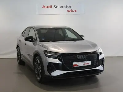 Usado Audi Q4 e-tron S-Line 150 kW (204 CV) 2023 Gris/plata SUV