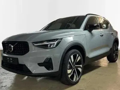 Nuevo Volvo XC40 Ultra 163 CV (119 kW) 2026 Gris SUV