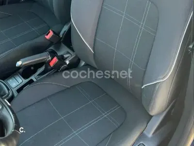 Usado Ford Fiesta Trend 85 CV (62 kW) 2017 Azul Utilitario
