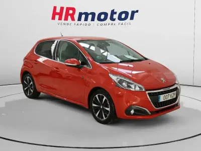 Usado Peugeot 208 99 CV (72 kW) 2019 Naranja Utilitario