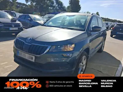 Usado Skoda Karoq Ambition 150 CV (110 kW) 2022 Blanco SUV