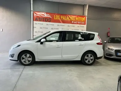 Usado Renault Scénic III Dynamique 129 CV (94 kW) 2012 Blanco Monovolumen