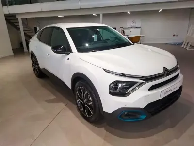 Usado Citroën e-C4 Shine 114 kW (156 CV) 2024 Blanco Berlina