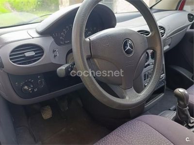 Usado Mercedes A160 Classic 102 CV (75 kW) 1998 Rojo Monovolumen
