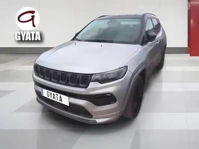 Usado Jeep Compass 240 CV (176 kW) 2022 Plateado SUV