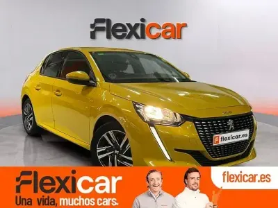 Usado Peugeot 208 Allure 100 CV (73 kW) 2020 Amarillo Utilitario