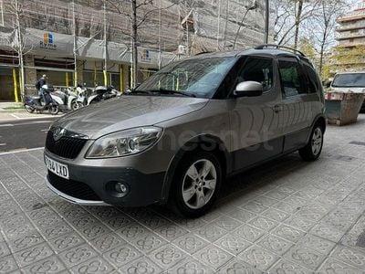 Usado Skoda Roomster Elegance 90 CV (66 kW) 2013 Beige Monovolumen