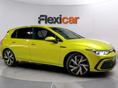 Usado VW Golf VII R-line 150 CV (110 kW) 2021 Amarillo Utilitario