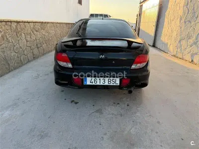 Usado Hyundai Coupé 107 CV (78 kW) 2002 Negro Coupe