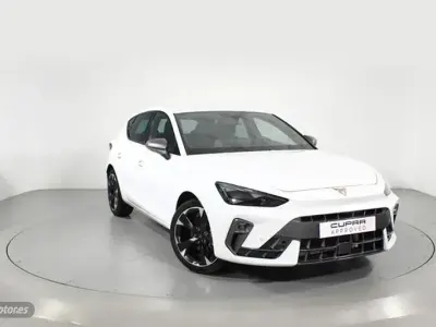 Usado Cupra Leon 150 CV (110 kW) 2025 Blanco Berlina