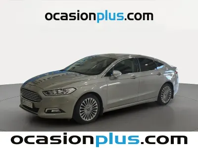 Usado Ford Mondeo Titanium 160 CV (117 kW) 2018 Gris plata Berlina