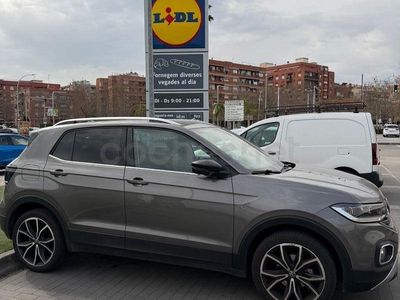 Usado VW T-Cross Sportline 150 CV (110 kW) 2021 Gris / plata SUV