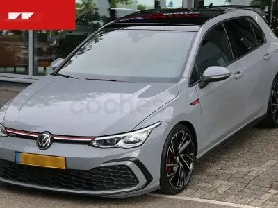 Usado VW Golf VIII GTI 245 CV (180 kW) 2022 Gris / plata Berlina
