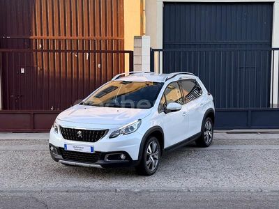 Usado Peugeot 2008 Allure 120 CV (88 kW) 2018 Blanco SUV